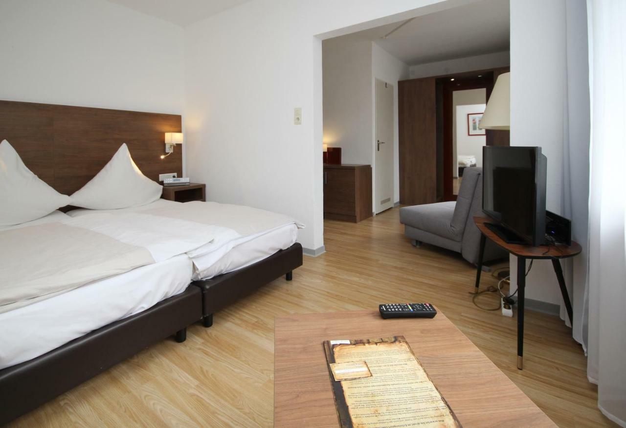 Hotel Berghof Wasserkuppe & Gaestehaus Fuldaquelle Gersfeld Cameră foto